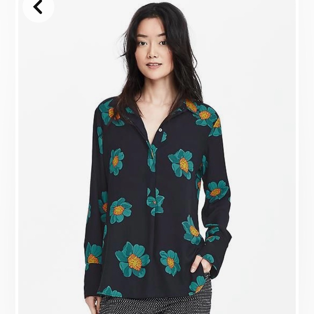 Banana Republic Navy Blue Floral Popover Blouse Size XS Polyester Buttons
